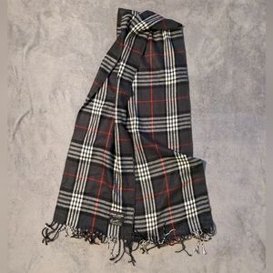 Pierre Cardin Fine Muffler Scarf.